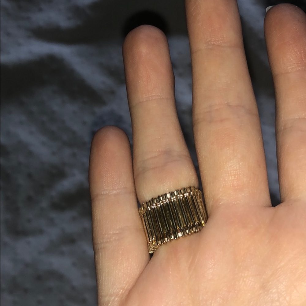 Flower ring - Picture 2 of 3